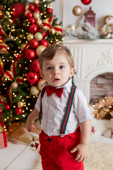 ensaio de natal bebê touca de papai noel brasilia df registrado pela fotógrafa letícia franco papai noel arvore guirlanda pijama carter's carters  trailer neve
'