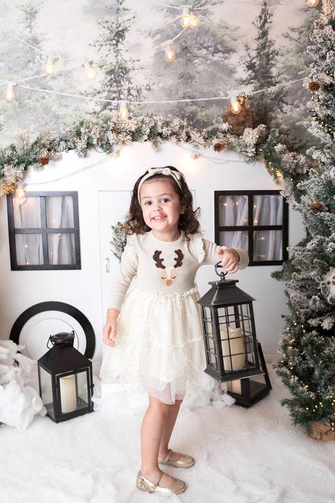 ensaio de natal bebê touca de papai noel brasilia df registrado pela fotógrafa letícia franco papai noel arvore guirlanda pijama carter's carters  trailer neve
'