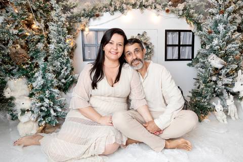 ensaio de natal bebê touca de papai noel brasilia df registrado pela fotógrafa letícia franco papai noel arvore guirlanda pijama carter's carters  trailer neve
'