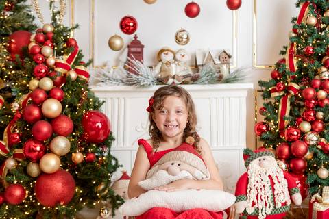 ensaio de natal bebê touca de papai noel brasilia df registrado pela fotógrafa letícia franco papai noel arvore guirlanda pijama carter's carters  trailer neve
ensaio de natal bebê touca de papai noel brasilia df registrado pela fotógrafa letícia franco p'