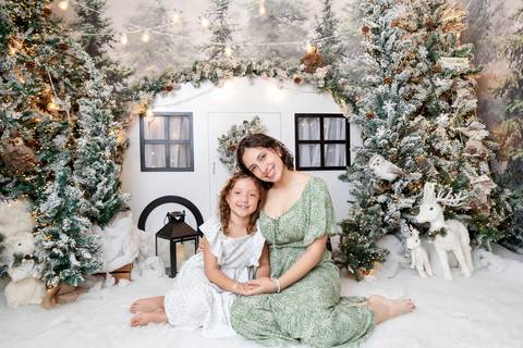 ensaio de natal bebê touca de papai noel brasilia df registrado pela fotógrafa letícia franco papai noel arvore guirlanda pijama carter's carters  trailer neve
'