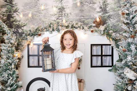 ensaio de natal bebê touca de papai noel brasilia df registrado pela fotógrafa letícia franco papai noel arvore guirlanda pijama carter's carters  trailer neve
'