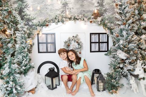 ensaio de natal bebê touca de papai noel brasilia df registrado pela fotógrafa letícia franco papai noel arvore guirlanda pijama carter's carters  trailer neve
'