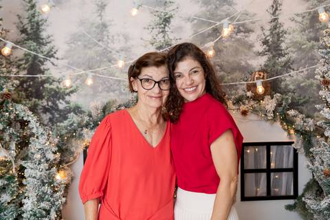 ensaio de natal bebê touca de papai noel brasilia df registrado pela fotógrafa letícia franco papai noel arvore guirlanda pijama carter's carters  trailer neve
'