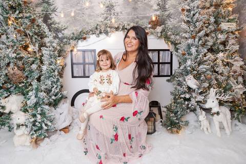 ensaio de natal bebê touca de papai noel brasilia df registrado pela fotógrafa letícia franco papai noel arvore guirlanda pijama carter's carters  trailer neve
'