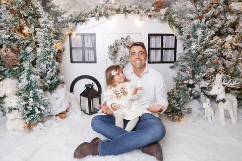 ensaio de natal bebê touca de papai noel brasilia df registrado pela fotógrafa letícia franco papai noel arvore guirlanda pijama carter's carters  trailer neve
'