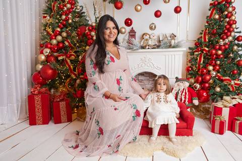 ensaio de natal bebê touca de papai noel brasilia df registrado pela fotógrafa letícia franco papai noel arvore guirlanda pijama carter's carters  trailer neve
'