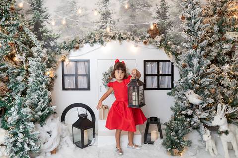 ensaio de natal bebê touca de papai noel brasilia df registrado pela fotógrafa letícia franco papai noel arvore guirlanda pijama carter's carters  trailer neve
'