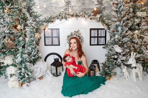 ensaio de natal bebê touca de papai noel brasilia df registrado pela fotógrafa letícia franco papai noel arvore guirlanda pijama carter's carters  trailer neve
'