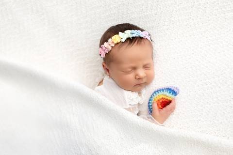 bebê recém nascido newborn brasilia fotografa fotografo fotógrafa brasília df distrito federal baby bebe reborn book melhor leticia franco letícia  wrap enrolado 
'