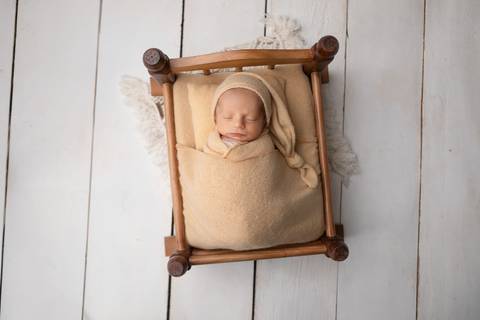 bebê recém nascido newborn brasilia fotografa fotografo fotógrafa brasília df distrito federal baby bebe reborn book melhor leticia franco letícia  wrap enrolado 
'