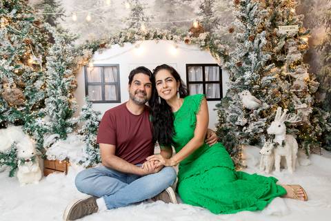 ensaio de natal bebê touca de papai noel brasilia df registrado pela fotógrafa letícia franco papai noel arvore guirlanda pijama carter's carters  trailer neve
'