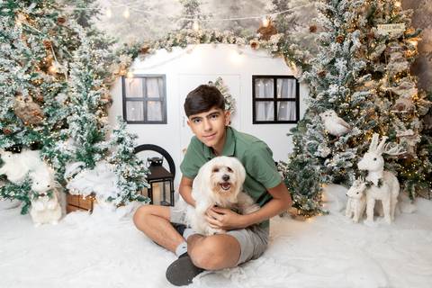 ensaio de natal bebê touca de papai noel brasilia df registrado pela fotógrafa letícia franco papai noel arvore guirlanda pijama carter's carters  trailer neve
'