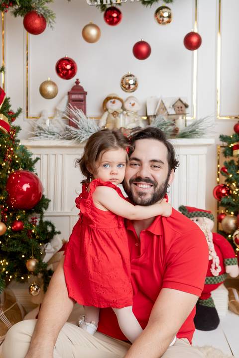 ensaio de natal bebê touca de papai noel brasilia df registrado pela fotógrafa letícia franco papai noel arvore guirlanda pijama carter's carters  trailer neve
'