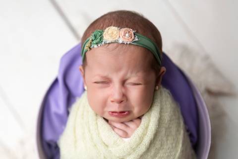 bebê recém nascido newborn brasilia fotografa fotografo fotógrafa brasília df distrito federal baby bebe reborn book melhor leticia franco letícia  wrap enrolado 
'