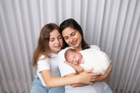 bebê recém nascido newborn brasilia fotografa fotografo fotógrafa brasília df distrito federal baby bebe reborn book melhor leticia franco letícia  wrap enrolado 
'