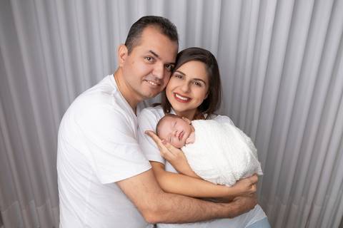 bebê recém nascido newborn brasilia fotografa fotografo fotógrafa brasília df distrito federal baby bebe reborn book melhor leticia franco letícia  wrap enrolado 
'