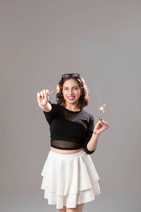 ensaio feminio teen brasilia fotografa fotografo fotógrafa brasília df distrito federal df distrito federal book melhor leticia franco letícia oculos bday girl birthday vela que  solta faisca'