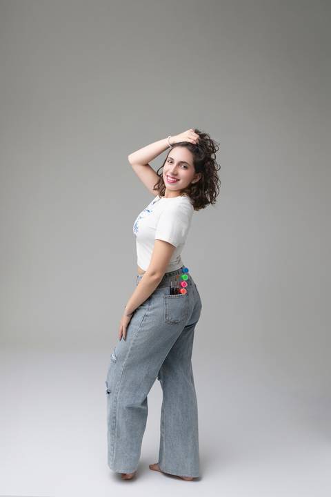 ensaio feminio teen brasilia fotografa fotografo fotógrafa brasília df distrito federal df distrito federal book melhor leticia franco letícia oculos bday girl birthday vela que  solta faisca artista pintura'