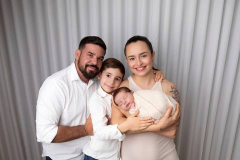 bebê recém nascido newborn brasilia fotografa fotografo fotógrafa brasília df distrito federal baby bebe reborn book melhor leticia franco letícia  wrap enrolado 
astronauta'