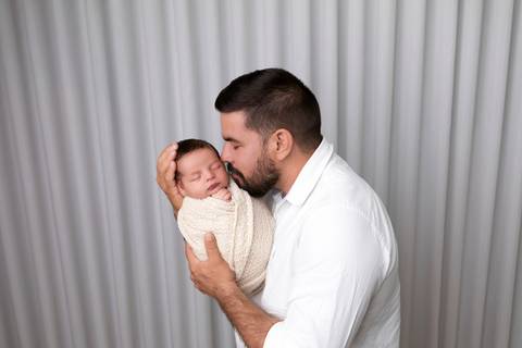 bebê recém nascido newborn brasilia fotografa fotografo fotógrafa brasília df distrito federal baby bebe reborn book melhor leticia franco letícia  wrap enrolado 
astronauta'
