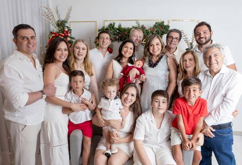 ensaio de natal bebê touca de papai noel brasilia df registrado pela fotógrafa letícia franco papai noel arvore guirlanda pijama carter's carters  trailer neve
'