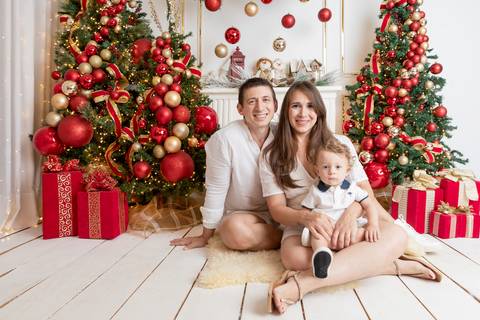 ensaio de natal bebê touca de papai noel brasilia df registrado pela fotógrafa letícia franco papai noel arvore guirlanda pijama carter's carters  trailer neve
'