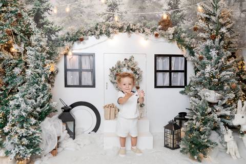 ensaio de natal bebê touca de papai noel brasilia df registrado pela fotógrafa letícia franco papai noel arvore guirlanda pijama carter's carters  trailer neve
'