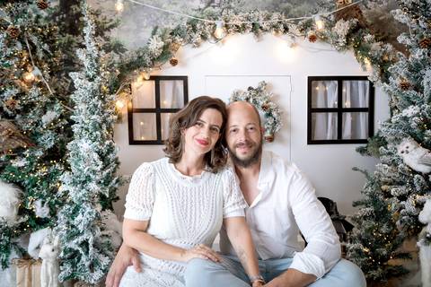 ensaio de natal bebê touca de papai noel brasilia df registrado pela fotógrafa letícia franco papai noel arvore guirlanda pijama carter's carters  trailer neve
'