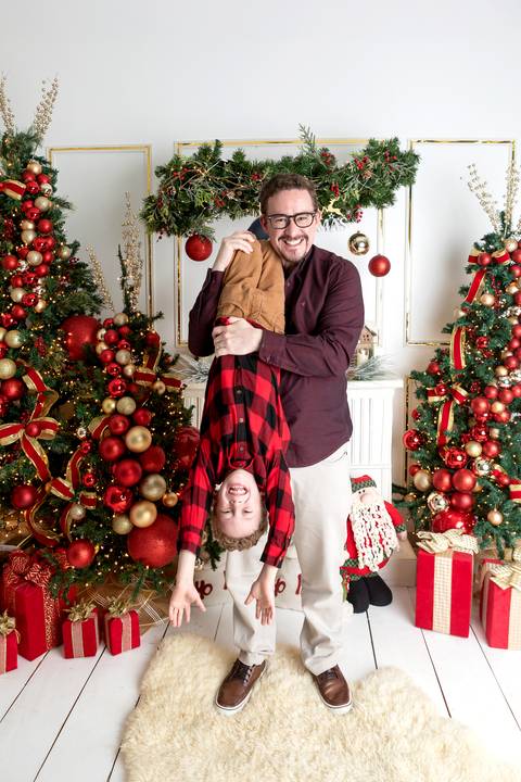 ensaio de natal bebê touca de papai noel brasilia df registrado pela fotógrafa letícia franco papai noel arvore guirlanda pijama carter's carters  trailer neve
ensaio de natal em brasilia'