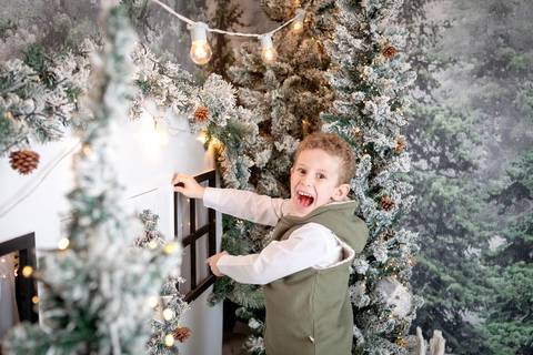 ensaio de natal bebê touca de papai noel brasilia df registrado pela fotógrafa letícia franco papai noel arvore guirlanda pijama carter's carters  trailer neve
ensaio de natal em brasilia'