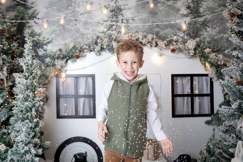 ensaio de natal bebê touca de papai noel brasilia df registrado pela fotógrafa letícia franco papai noel arvore guirlanda pijama carter's carters  trailer neve
ensaio de natal em brasilia'