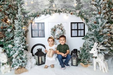 ensaio de natal bebê touca de papai noel brasilia df registrado pela fotógrafa letícia franco papai noel arvore guirlanda pijama carter's carters  trailer neve
'