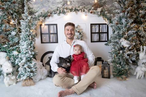 ensaio de natal bebê touca de papai noel brasilia df registrado pela fotógrafa letícia franco papai noel arvore guirlanda pijama carter's carters  trailer neve
ensaio de natal em brasília'