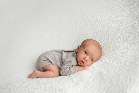 bebê recém nascido newborn brasilia fotografa fotografo fotógrafa brasília df distrito federal baby bebe reborn book melhor leticia franco letícia  wrap enrolado 
gemeos gemelar'