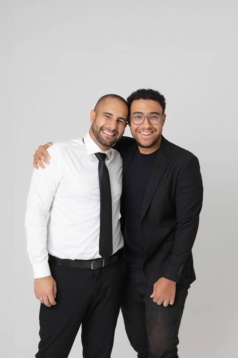 Retrato de família com formando em Medicina no Distrito Federal. Comemoração de formatura e momentos afetivos em Brasília por Letícia Franco Fotos.'