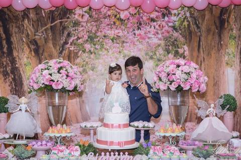aniversariante 1 ano com papai jardim das fadas festa infantil mesa do bolo decoração'