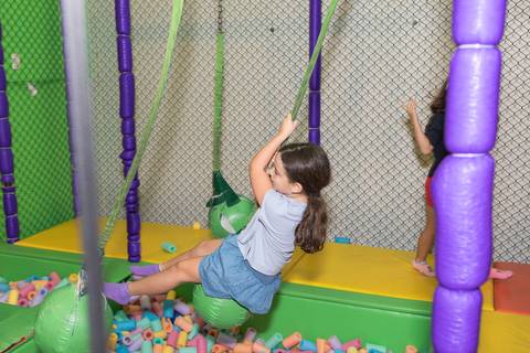 Brincadeiras lúdicas e recreação em buffet infantil no Distrito Federal.'