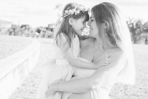 lua nova art e foto leticia amaral ensaio gestante brasilia jardim botanico lago sul  ermida dom bosco linda grávida gabriela daniela vestido rosa branco fotografia fotografo fotografa orçamento orcamento irmã flores coroa '