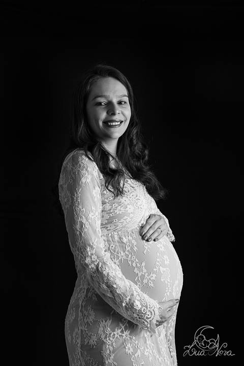 lua nova art e foto leticia amaral ensaio gestante brasilia lago sul guará linda grávida gabriel karina fotografia fotografo fotografa orçamento orcamento estudio fotografia de estudio vestido rendado branco renda longo de lado'