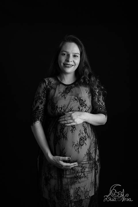 lua nova art e foto leticia amaral ensaio gestante brasilia lago sul guará linda grávida gabriel karina fotografia fotografo fotografa orçamento orcamento estudio fotografia de estudio vestido rendado preto renda de frente'