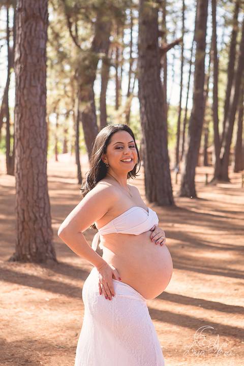 lua nova art e foto leticia amaral ensaio gestante brasilia jardim botanico lago sul linda grávida vitor marcella saia branca top branco fotografia fotografo fotografa orçamento orcamento pinheiros pinheiro sorridente'
