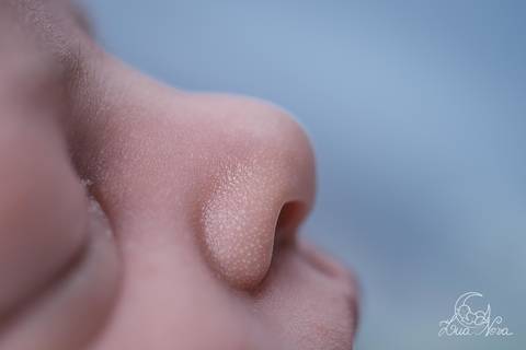 ensaio newborn Luca verde amarelo cinza com macro nariz perfil'