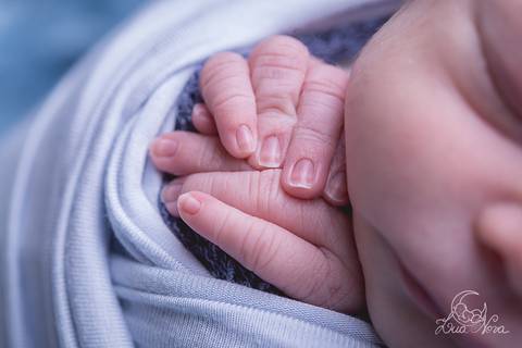 ensaio newborn brasilia df guará azul branco gabriel macro mãos'