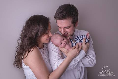 ensaio newborn brasilia df guará azul branco gabriel família mãe mamãe pai papai cheirando cheiro'