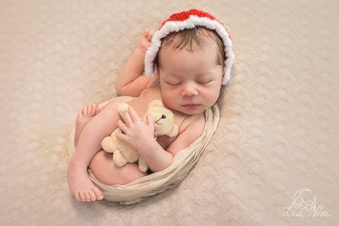 ensaio newborn catarina rosa chá rosa envelhecido pose womb brasilia df asa norte bege natal headband natal ninho nest '