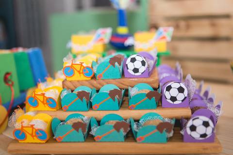 festa de brinquedos antigos  forminha de doces com brinquedos brasilia df'