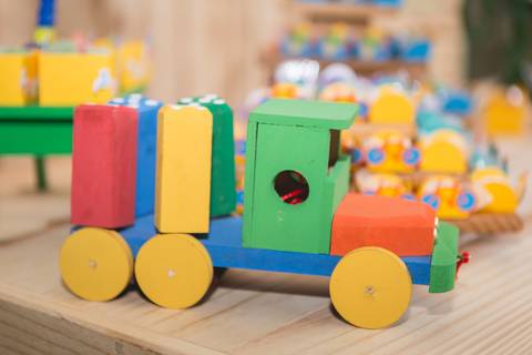 festa de brinquedos antigos  trem de madeira brasilia df'