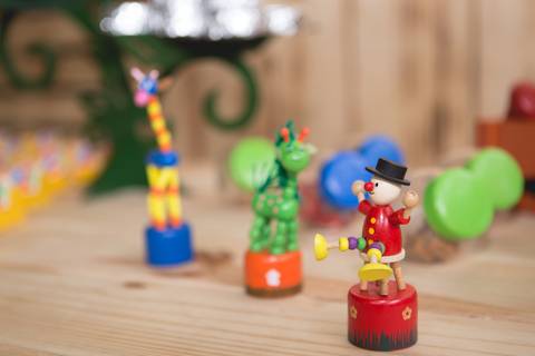 festa de brinquedos antigos  aperta e cai desmancha brasilia df'