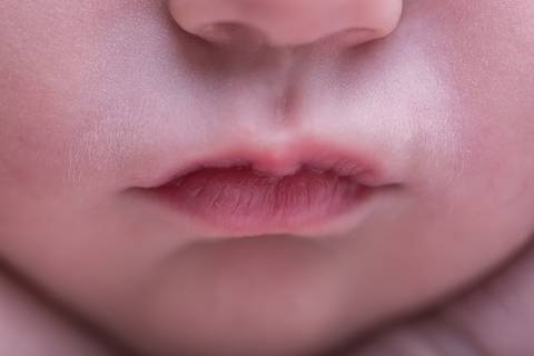 bebe recém nascido newborn book preço valor brasília df  arco-iris rainbow baby bebe tempestade felicidade macro detalhes boca'